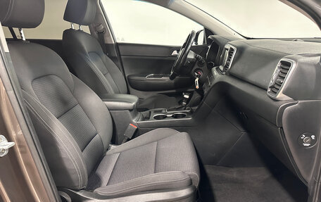 KIA Sportage IV рестайлинг, 2018 год, 2 199 000 рублей, 10 фотография