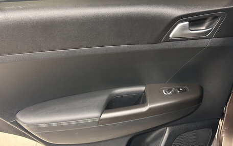 KIA Sportage IV рестайлинг, 2018 год, 2 199 000 рублей, 23 фотография