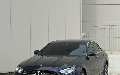 Mercedes-Benz E-Класс, 2022 год, 5 490 000 рублей, 1 фотография