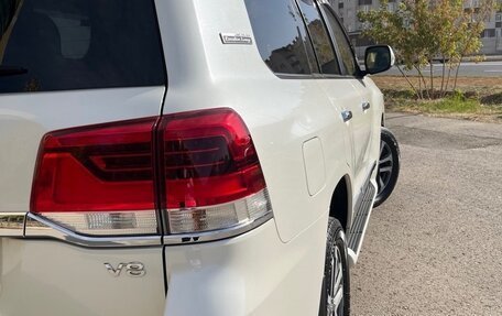 Toyota Land Cruiser 200, 2018 год, 7 600 000 рублей, 10 фотография