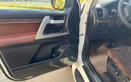 Toyota Land Cruiser 200, 2018 год, 7 600 000 рублей, 13 фотография