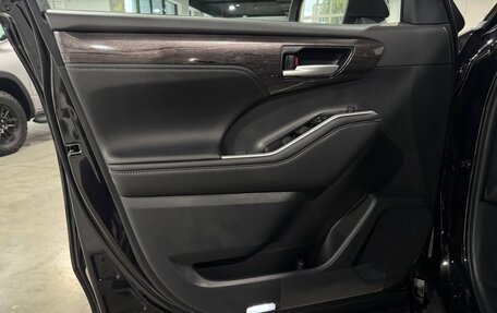 Toyota Highlander, 2025 год, 5 490 000 рублей, 13 фотография