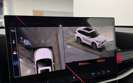 Toyota Highlander, 2025 год, 5 490 000 рублей, 22 фотография