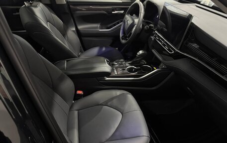 Toyota Highlander, 2025 год, 5 490 000 рублей, 32 фотография