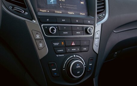 Hyundai Santa Fe III рестайлинг, 2018 год, 1 795 000 рублей, 15 фотография