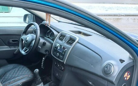 Renault Logan II, 2019 год, 990 000 рублей, 7 фотография