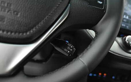 Toyota RAV4, 2019 год, 2 255 000 рублей, 11 фотография