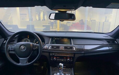 BMW 7 серия, 2013 год, 2 369 000 рублей, 14 фотография