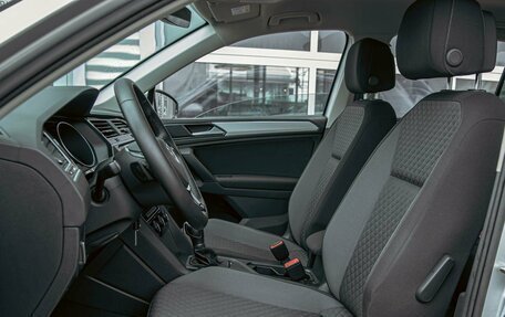 Volkswagen Tiguan II, 2019 год, 2 095 000 рублей, 11 фотография