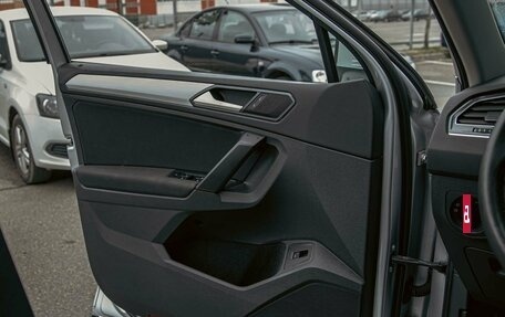 Volkswagen Tiguan II, 2019 год, 2 095 000 рублей, 12 фотография