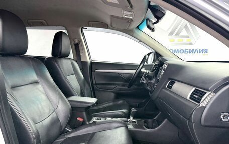 Mitsubishi Outlander III рестайлинг 3, 2014 год, 1 499 000 рублей, 11 фотография