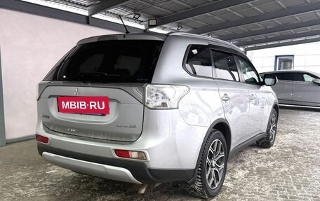 Mitsubishi Outlander III рестайлинг 3, 2014 год, 1 499 000 рублей, 5 фотография