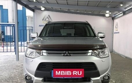 Mitsubishi Outlander III рестайлинг 3, 2014 год, 1 499 000 рублей, 8 фотография