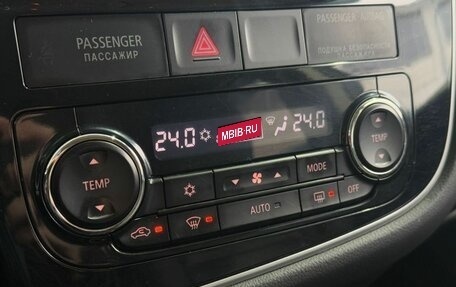 Mitsubishi Outlander III рестайлинг 3, 2014 год, 1 499 000 рублей, 16 фотография