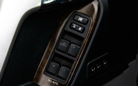 Toyota Land Cruiser Prado 150 рестайлинг 2, 2011 год, 2 499 000 рублей, 17 фотография