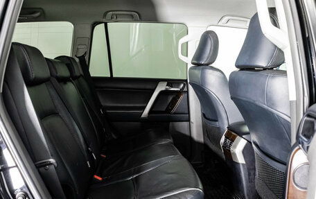Toyota Land Cruiser Prado 150 рестайлинг 2, 2011 год, 2 499 000 рублей, 20 фотография