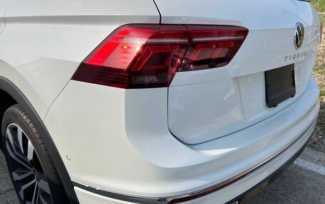 Volkswagen Tiguan II, 2022 год, 2 400 000 рублей, 6 фотография