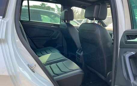 Volkswagen Tiguan II, 2022 год, 2 400 000 рублей, 17 фотография