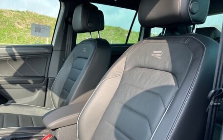 Volkswagen Tiguan II, 2022 год, 2 400 000 рублей, 23 фотография