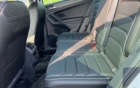 Volkswagen Tiguan II, 2022 год, 2 400 000 рублей, 22 фотография