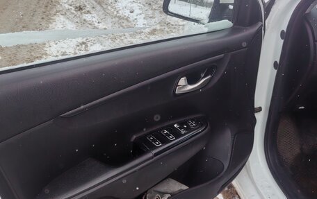 KIA Rio IV, 2018 год, 850 000 рублей, 8 фотография