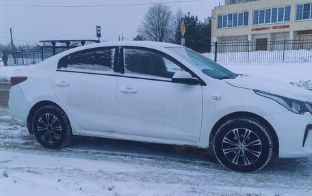 KIA Rio IV, 2018 год, 850 000 рублей, 4 фотография