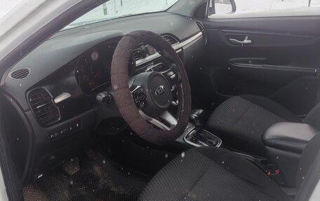 KIA Rio IV, 2018 год, 850 000 рублей, 5 фотография