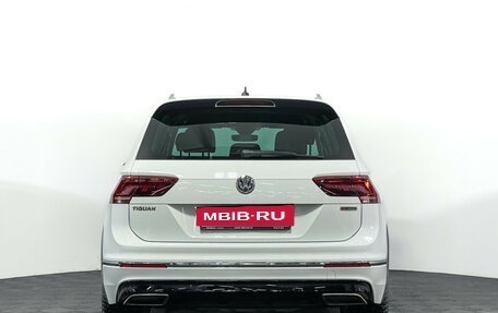 Volkswagen Tiguan II, 2019 год, 3 797 000 рублей, 6 фотография