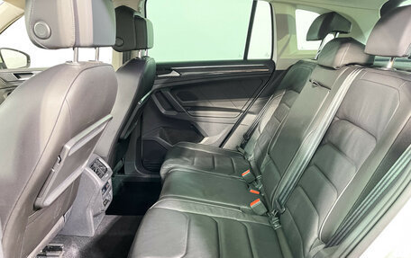 Volkswagen Tiguan II, 2019 год, 3 797 000 рублей, 10 фотография