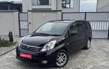 Toyota ISis I, 2005 год, 685 000 рублей, 1 фотография