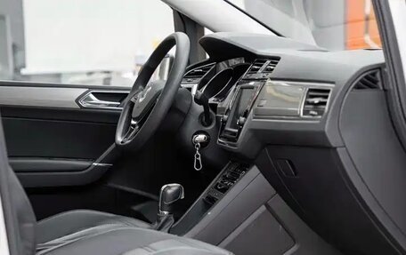 Volkswagen Touran III, 2022 год, 1 875 000 рублей, 11 фотография