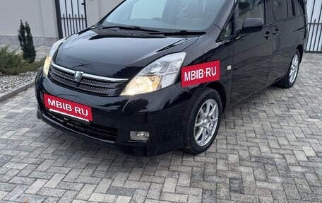 Toyota ISis I, 2005 год, 685 000 рублей, 8 фотография