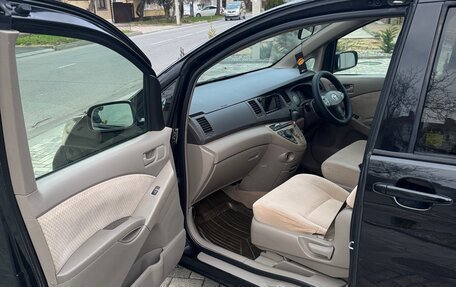 Toyota ISis I, 2005 год, 685 000 рублей, 13 фотография