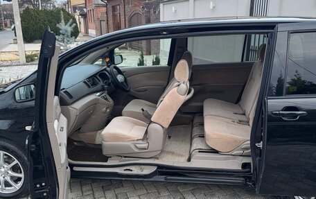 Toyota ISis I, 2005 год, 685 000 рублей, 16 фотография