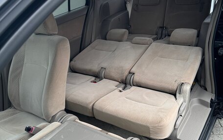 Toyota ISis I, 2005 год, 685 000 рублей, 23 фотография