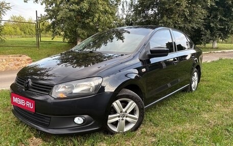 Volkswagen Polo VI (EU Market), 2013 год, 850 000 рублей, 1 фотография