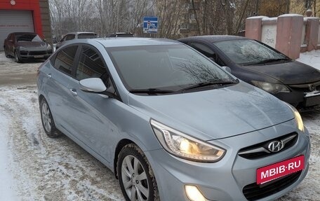 Hyundai Solaris II рестайлинг, 2013 год, 850 000 рублей, 2 фотография
