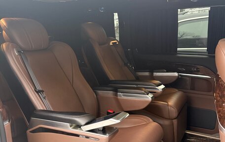 Mercedes-Benz V-Класс, 2021 год, 14 фотография