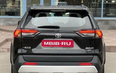 Toyota RAV4, 2025 год, 4 090 000 рублей, 6 фотография