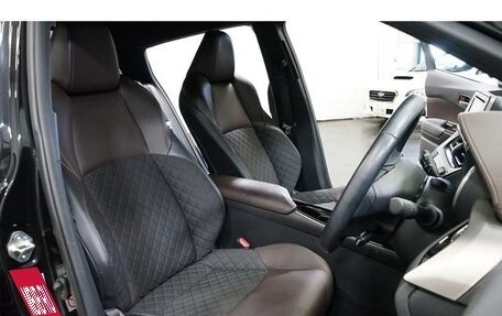 Toyota C-HR I рестайлинг, 2019 год, 1 480 000 рублей, 8 фотография