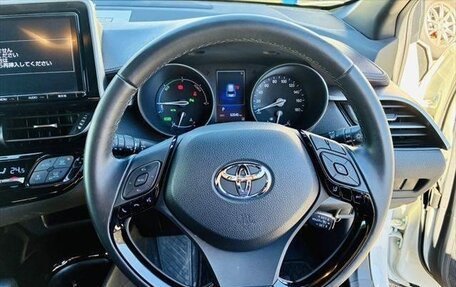 Toyota C-HR I рестайлинг, 2017 год, 1 383 000 рублей, 4 фотография