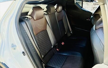 Toyota C-HR I рестайлинг, 2017 год, 1 383 000 рублей, 6 фотография