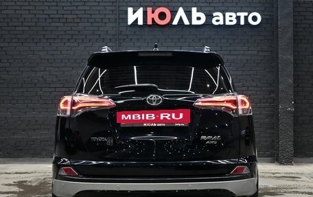 Toyota RAV4, 2017 год, 2 700 000 рублей, 5 фотография