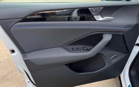 Volkswagen Tiguan, 2025 год, 5 100 000 рублей, 16 фотография