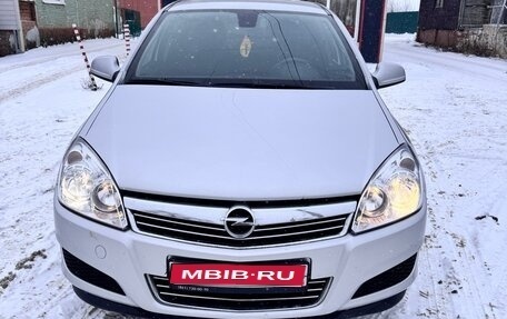 Opel Astra H, 2013 год, 570 000 рублей, 1 фотография
