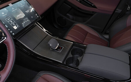 Land Rover Range Rover Evoque II, 2025 год, 6 500 000 рублей, 15 фотография