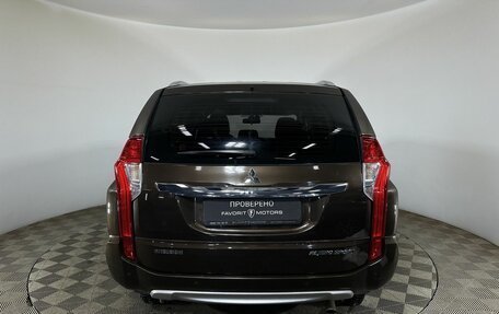 Mitsubishi Pajero Sport III рестайлинг, 2018 год, 2 900 000 рублей, 3 фотография