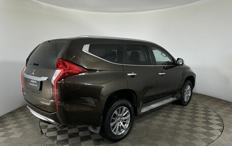 Mitsubishi Pajero Sport III рестайлинг, 2018 год, 2 900 000 рублей, 6 фотография