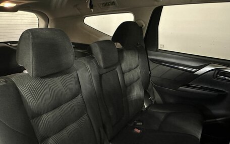 Mitsubishi Pajero Sport III рестайлинг, 2018 год, 2 900 000 рублей, 15 фотография