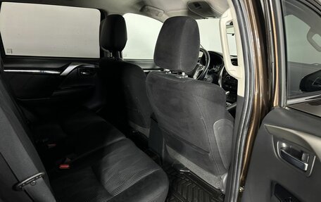 Mitsubishi Pajero Sport III рестайлинг, 2018 год, 2 900 000 рублей, 16 фотография